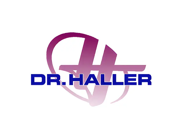 Logo „DR. HALLER“ mit geschwungenem violetten H‑Symbol und blauem Schriftzug. Modernes, professionelles Markenlogo.