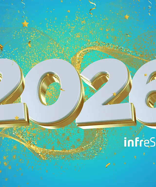 Neujahrsgrafik mit großer gold-weißer „2026“, goldenem „Happy New Year“ und festlichen Funken vor blauem Hintergrund, inklusive infrest Logo.