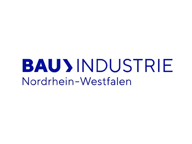 Logo BAUINDUSTRIE Nordrhein‑Westfalen Das Bild zeigt das Logo „BAUINDUSTRIE Nordrhein-Westfalen“ in blauer Schrift auf weißem Hintergrund.
